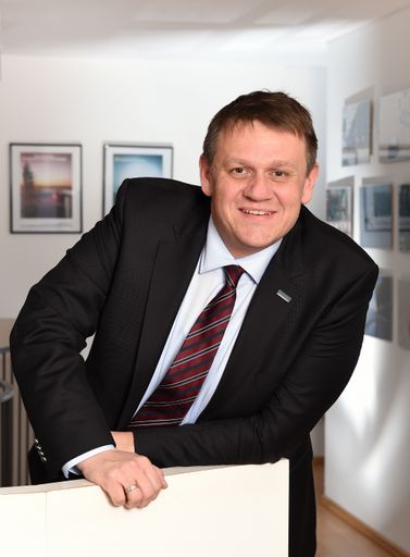  Der Tourismus- und Kulturexperte Christoph Thoma
übernimmt bei Esterhazy die neugeschaffene Position des Direktors
für Tourismus, Kultur und Veranstaltungen für die Esterhazy'schen
Standorte im Burgenland.