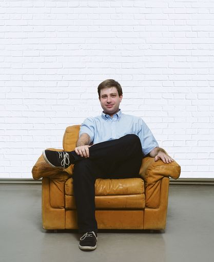 Vorschau Bild von Andreas Mather ist technischer Geschäftsführer der
aaa - all about apps GmbH. Über die Jahre sammelte er Erfahrungen im
Bereich Netzwerke, UNIX-Server-Administration und Programmierung
(Backends, iOS, Android) und setzt nun dieses Wissen ein, um Kunden
optimal zu beraten und gemeinsam Lösungen unter Einsatz neuer
Technologien zu finden.