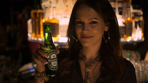 Heineken launcht globale Kampagne zu
verantwortungsvollem Alkoholkonsum: Starke Frauen übermitteln die
Botschaft, dass Frauen Männer bevorzugen, die moderat und
verantwortungsvoll trinken.
