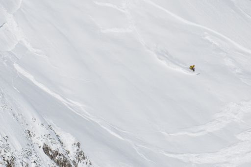 Schlechter Schneedeckenaufbau, Wind, kalter
Triebschnee und schlechte Sicht ist die beste Kombination für
Lawinenunfälle!