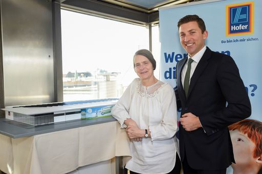 Klimaforscherin Helga Kromp-Kolb von der BOKU und
Günther Helm, Sprecher der Geschäftsleitung und Generaldirektor der
Hofer KG