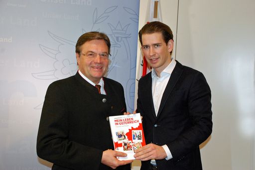 LH Platter und BM Kurz (re.) beim Pressefoyer im Landhaus in
Innsbruck.