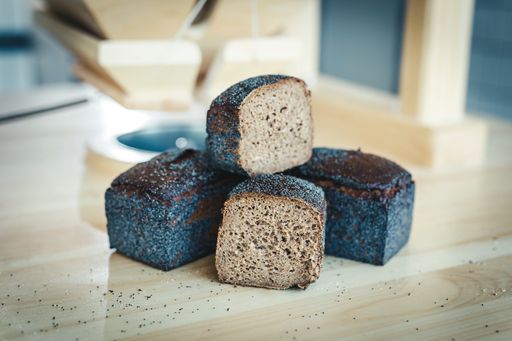 Vorschau Bild von Neue, innovative Brot-Kreation von Ströck aus
frisch gemahlenem Mehl.