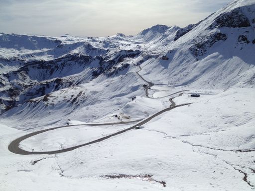 Vorschau Bild von Blick von der Edelweiß-Spitze (2.571 m) Richtung Mittertörl
(2.328 m).