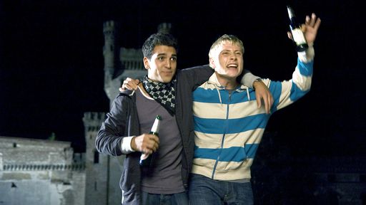 "Die Welle" - Auch Sinan (Elyas M'Barek, li.) und
Marco (Max Riemelt) sind Teil der "Welle". Sendetermin: Freitag,
30.01.2016 um 20:15 Uhr bei RTL II. © RTL II - Recht zum
Abdruck/Darstellung zeitlich/sachlich beschränkt auf die Bewerbung
der Sendung. Weiterer Text über ots und www.presseportal.de/nr/6605