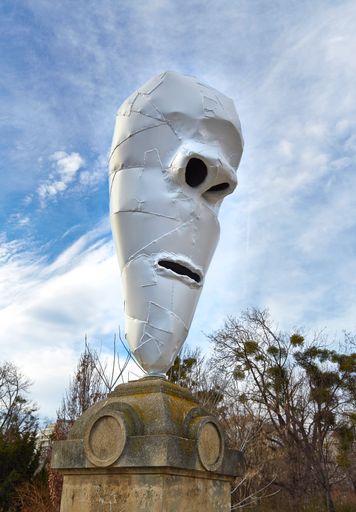 Vorschau Bild von Franz West, "4 Larven" ("Lemurenköpfe", 2001),
Detail Stubenbrücke, Wien 1
