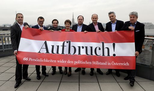  Die Chefredakteure Alois Vahrner (TT), Manfred
Perterer (SN), Rainer Nowak (Die Presse), Antonia Gössinger (Kleine
Zeitung Kärnten), Gerold Riedmann (VN), Gerald Mandlbauer (OÖN),
Hubert Patterer (Kleine Zeitung) und Mario Zenhäusern (TT), v.l.
