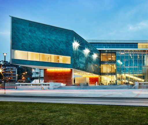 Realisiert mit dem Cocoon Transformer
Stahl-Leichtbau System: Vorgefertigte Außenwandelemente am
Kulturzentrum LAC – Lugano Arte e Cultura, Architekt: Ivano Gianola.