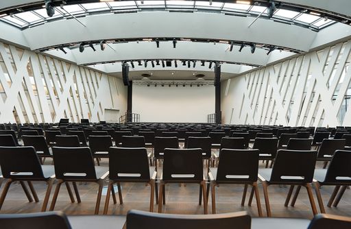 Vorschau Bild von Stühle von Hussl im Veranstaltungsraum für 500 Personen