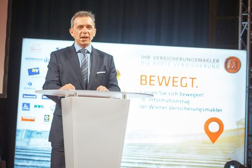 Vorschau Bild von Helmut Mojescick (Fachgruppenobmann der Wiener
Versicherungsmakler)