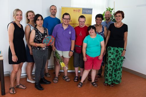 Feierliche Zertifikatsverleihung beim Kurs
"Gesundsein" in der Komit GmbH