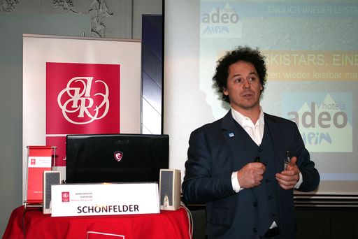 Dem Vortrag von Neo-Hotelier und Ski-Star Rainer Schönfelder
wurde besonders gespannt gelauscht.