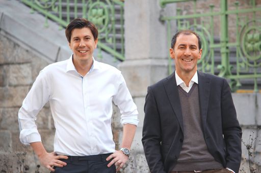 Links am Bild unser Geschäftsführer, Herr Marco
Vitula, rechts am Bild der Geschäftsführer von MedEval, Herr Martin
Grubinger.
