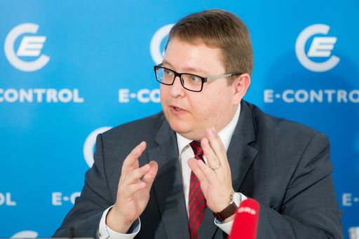 Vorschau Bild von Der Wettbewerb am heimischen Strom- und Gasmarkt ist zuletzt
intensiver geworden, betonte Martin Graf, Vorstand des
Energieregulators E-Control.