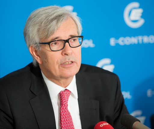 Vorschau Bild von „Seit der Gasmarktliberalisierung sind die Investitionen in die
Netze signifikant angestiegen. Die heimischen Gasspeicherkapazitäten
haben sich seit der Liberalisierung 2002 fast verdreifacht“, betonte
E-Control-Vorstand Walter Boltz.