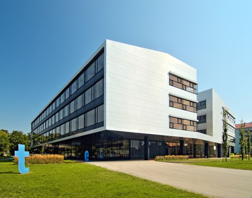 Fachhochschule St. Pölten Bild zu PA Soziale und
technische Brücken bauen