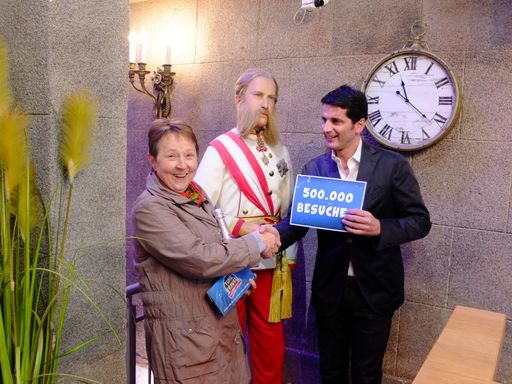  Jubiläumsgast Gabriele Freiberger mit Time Travel Initiator Paul
Rankine.