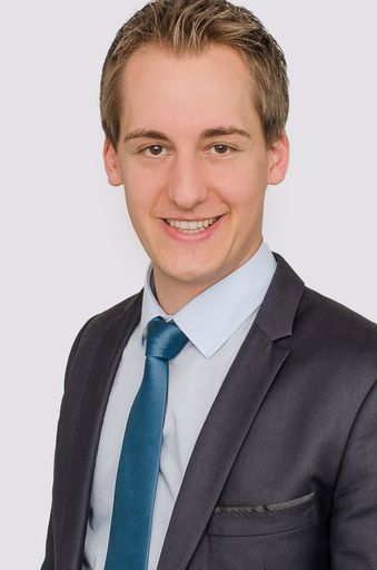 Christoph Schmidt (28) wird per 1. April 2016 mit
der Geschäftsführung der switch Energievertriebsgesellschaft m.b.H.
betraut, einem 100prozentigen Tochterunternehmen der EnergieAllianz
Austria GmbH (EAA).