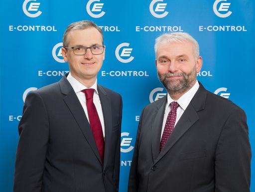 Wolfgang Urbantschitsch und Andreas Eigenbauer
(v.l.) haben als neue Vorstände die Leitung der E-Control
übernommen.