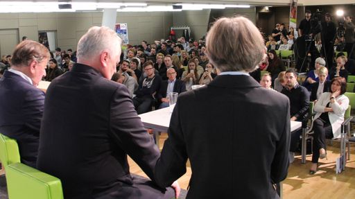 Vorschau Bild von Großer Andrang zeigt, dass von
Politikverdrossenheit bei der Jugend keine Rede sein kann.