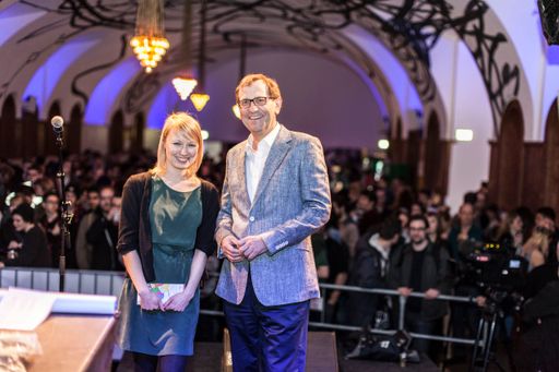  v.l.n.r.: "Electric Spring"-Kuratorin Katharina
Seidler und MQ-Direktor Christian Strasser