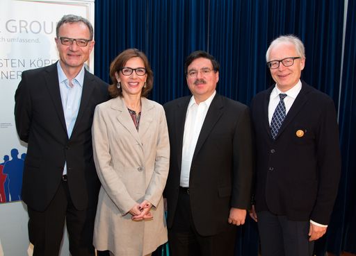 v. l. n. r.: Dr. Armin Fidler, Univ.-Prof. Dr. Ursula
Wiedermann-Schmidt, Cristian Baeza, MD, MPH und Prof. Seppo Meri