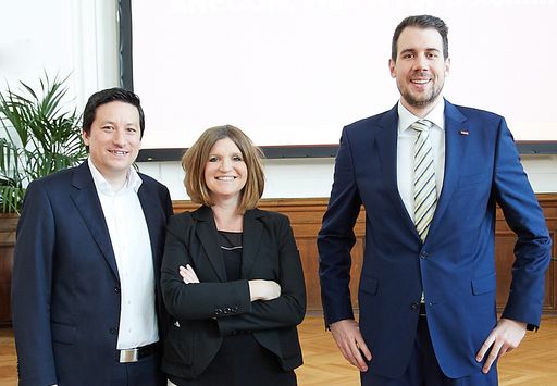 Im Bild v.l.n.r. DI (FH) Gregor Habinger (Leitung
Software Development Improvement), Eva Winterer (Leitung Marketing &
PR) und Christofer David, MSc (Leitung, Application & Project
Implementation) bei ANECON.