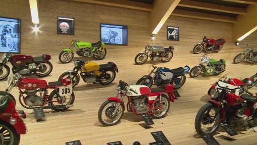 Mit der Eröffnung des höchstgelegenen
Motorradmuseums Europas erhält das Ötztal eine neue
Ganzjahresattraktion. Am Fuße der Timmelsjoch-Hochalpenstraße auf
2.175 m Seehöhe begeistert die hochkarätige Ausstellung Motorrad-und
Automobilfans auf einer Fläche von 3.000 m². Über 190 historische
Motorräder aus den verschiedensten Epochen sowie Sportwagen mit
Geschichte prägen das Museum.