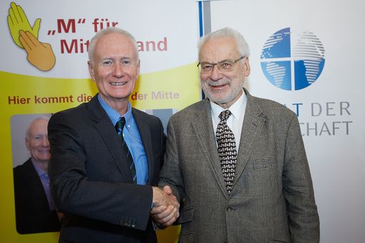  http://www.apa-fotoservice.at/galerie/7671 Im Bild
v.l.n.r. Mag. Wolfgang Lusak und Dr. Erhard Busek