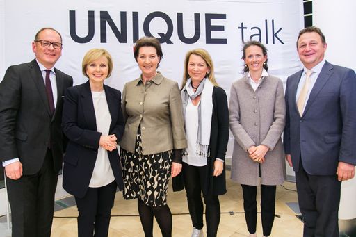 http://www.apa-fotoservice.at/galerie/7696/ Im Bild
v.l.n.r.: Gerald Groß (Moderation), Dr. Gundi Wentner
(Gründungspartnerin von Deloitte Human Capital Österreich), Gabriele
Heinisch-Hosek (Bundesministerin für Bildung und Frauen), Mag.
Alexandra Reinagl (Geschäftsführerin der Wiener Linien Gmbh & Co
KG), Mag. Dr. Therese Niss, MBA (Vorstandsmitglied der Mitterbauer
Beteiligungs-AG & Bundesvorsitzende der Jungen Industrie), Josef
Kalina (Geschäftsführer UNIQUE relations)