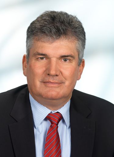 Mag. Gottfried Schellmann, bis 2014 Vicepresident 
der CFE(Confédération Fiscale Europeénne) referiert bei APA-Campus 
über"Luxemburg, Cayman Islands, Österreich: Muss man Steueroasen
trockenlegen?"
