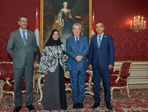 Vorschau Bild von Dr. Amal Al Quabisi und Mitglieder ihrer Delegation
mit BP Dr. Heinz Fischer.