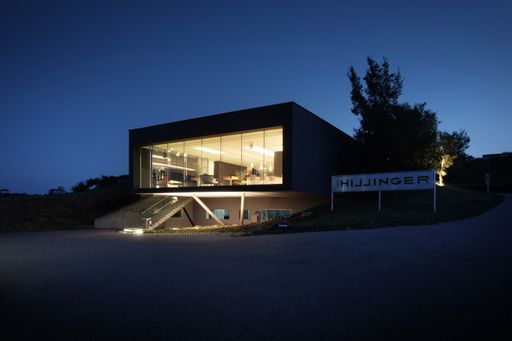 Vorschau Bild von Weingut Leo Hillinger Nachtansicht Jois