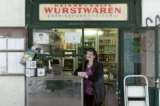 Vorschau Bild von Würstelstandbetreiberin Sabina Gruber sagt
#WELCOMEoida