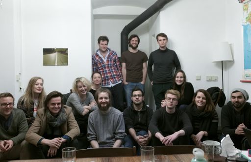 Vorschau Bild von Das Team von New Here. ist für die Entwicklung des
interaktiven Stadtplans New Here. und für die Organisation von
#WELCOMEoida am 20. Juni verantwortlich.