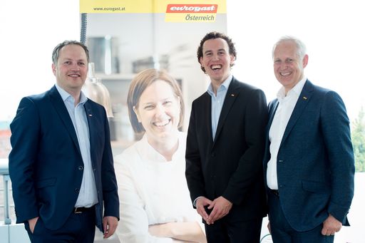 http://www.apa-fotoservice.at/galerie/7721 Im Bild
v.l.n.r.: Mag. Thomas Walser: Geschäftsführung Eurogast Österreich
eCommerce, Personal, Logistik, Mag. (FH) Alexander Kiennast:
Geschäftsführung Eurogast Österreich Vertrieb und Marketing und Mag.
Armin Riedhart: Geschäftsführung Eurogast Österreich Einkauf und
Sortiment.
