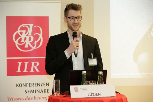  Heiner Lütjen riet den Energiemanagern, so viele
Frösche wie möglich zu küssen
