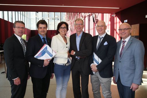 http://www.apa-fotoservice.at/galerie/7748 10.
Nephrologie Symposium 29.04.2016