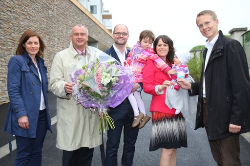 Vorschau Bild von Erste Wohnungsübergabe an Familie Kurzawa.