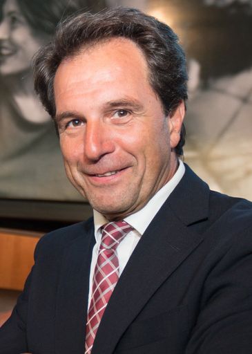  Franz Theurl, Obmann des Tourismusverbandes Osttirol: "Pensionen
und Hotellerie werden durch Fachwissen gestärkt,
Vermieterakademie-Seminare bringen erste Erfolge."