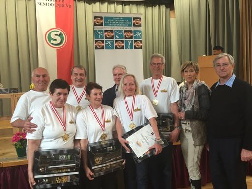  Die Sieger der Bundeskegelmeisterschaft in Innsbruck - Die
Mannschaft aus Wolfurt (Vorarlberg) mit 1.247 Holz!