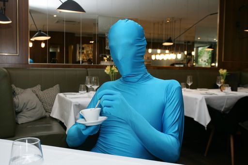 Vorschau Bild von http://www.apa-fotoservice.at/galerie/7827 30
fantastische Wesen sind am Samstag, den 4. Juni, in der Wiener
Innenstadt unterwegs, um den Menschen auf den Straßen der
Bundeshauptstadt einen besonderen Anblick zu bieten und ein Lächeln
ins Gesicht zu zaubern. Wer einen der vielen Morphsuit-Träger
findet, wird belohnt und kann an einem großen Gewinnspiel
teilnehmen.