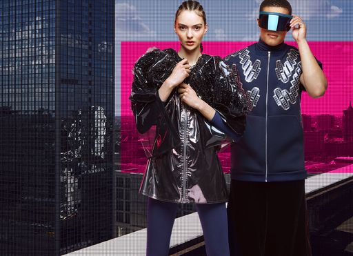  Bis 1. August 2016 können Studenten,
Berufseinsteiger und Startups aus den Bereichen Mode, Design und
Technologie ihre Konzepte in drei Kategorien einreichen: Connected
Devices & Accessories, Digitally Enhanced Fashion und Smart
Services.
