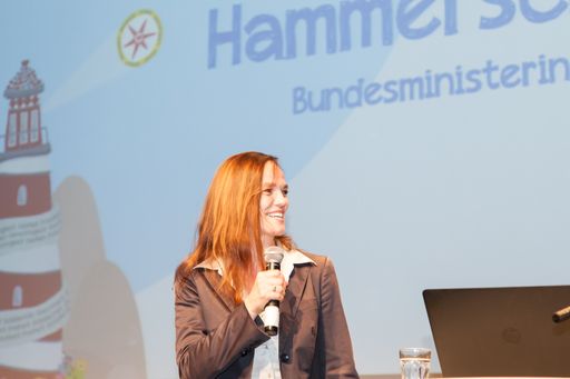 Bildungsministerin Hammerschmid eröffnet die
Aufbruch-Tagung