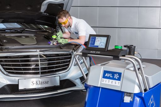  02_AVL DITEST ADS 310: Hohe Arbeitssicherheit durch menügeführte
Prozesse mit Sicherheitshinweisen und systemgestützten internen
Plausibilitätschecks.