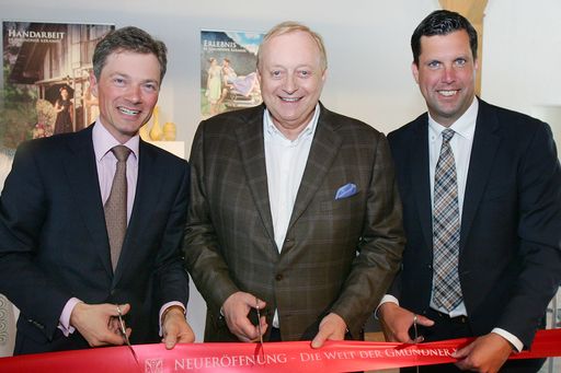  http://www.apa-fotoservice.at/galerie/7779 Im Bild
v.l.n.r.: Jakob von Wolff (Geschäftsführer Gmundner Keramik), Alfons
Schuhbeck (Starkoch) und Mag. Stefan Krapf (Bürgermeister Gmunden)