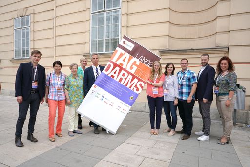  Das Projektteam vom Langen Tag des Darms und die anwesenden
Selbsthilfegruppen.