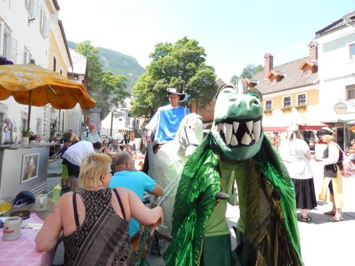 Vorschau Bild von Spectaculum – ganz Mauterndorf als
Freilichtbühne: Umzüge, Gaukler, Schaukämpfe, Tänze zu Live-Musik,
mystische Feuershow.