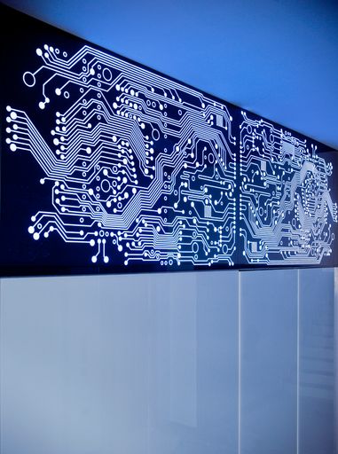  LightGlass Lichtfries im Foyer des FEEI