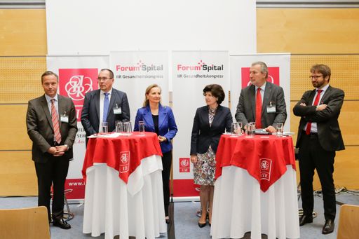  Podiumsdiskussion zum Thema Gesundheit 4.0 - Wie können neue
Versorgungsformen aussehen?